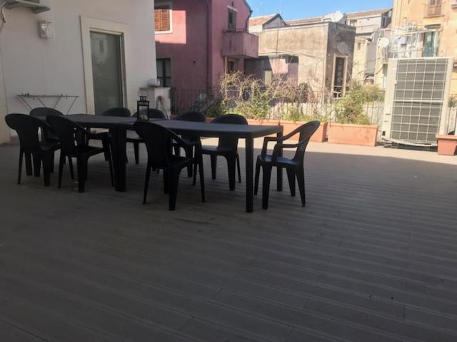 Suite Con Terrazza In Centro Storico カターニア エクステリア 写真