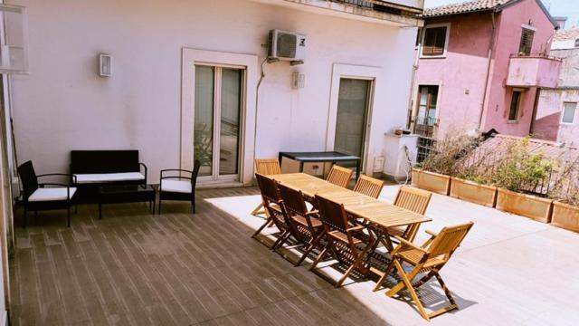 Suite Con Terrazza In Centro Storico カターニア エクステリア 写真