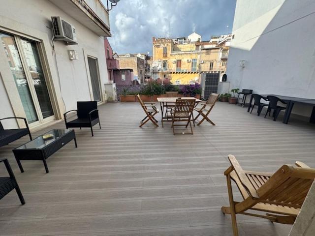 Suite Con Terrazza In Centro Storico カターニア エクステリア 写真