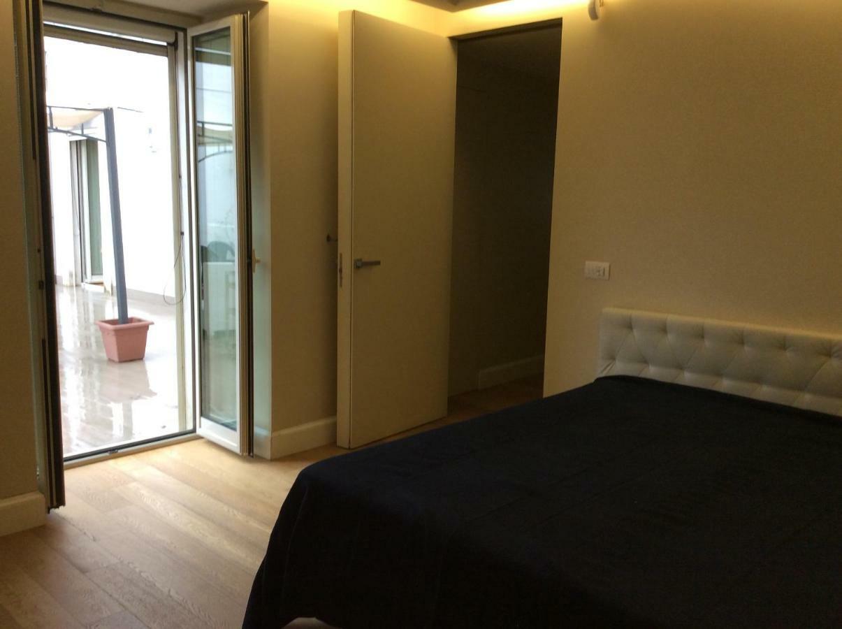 Suite Con Terrazza In Centro Storico カターニア エクステリア 写真