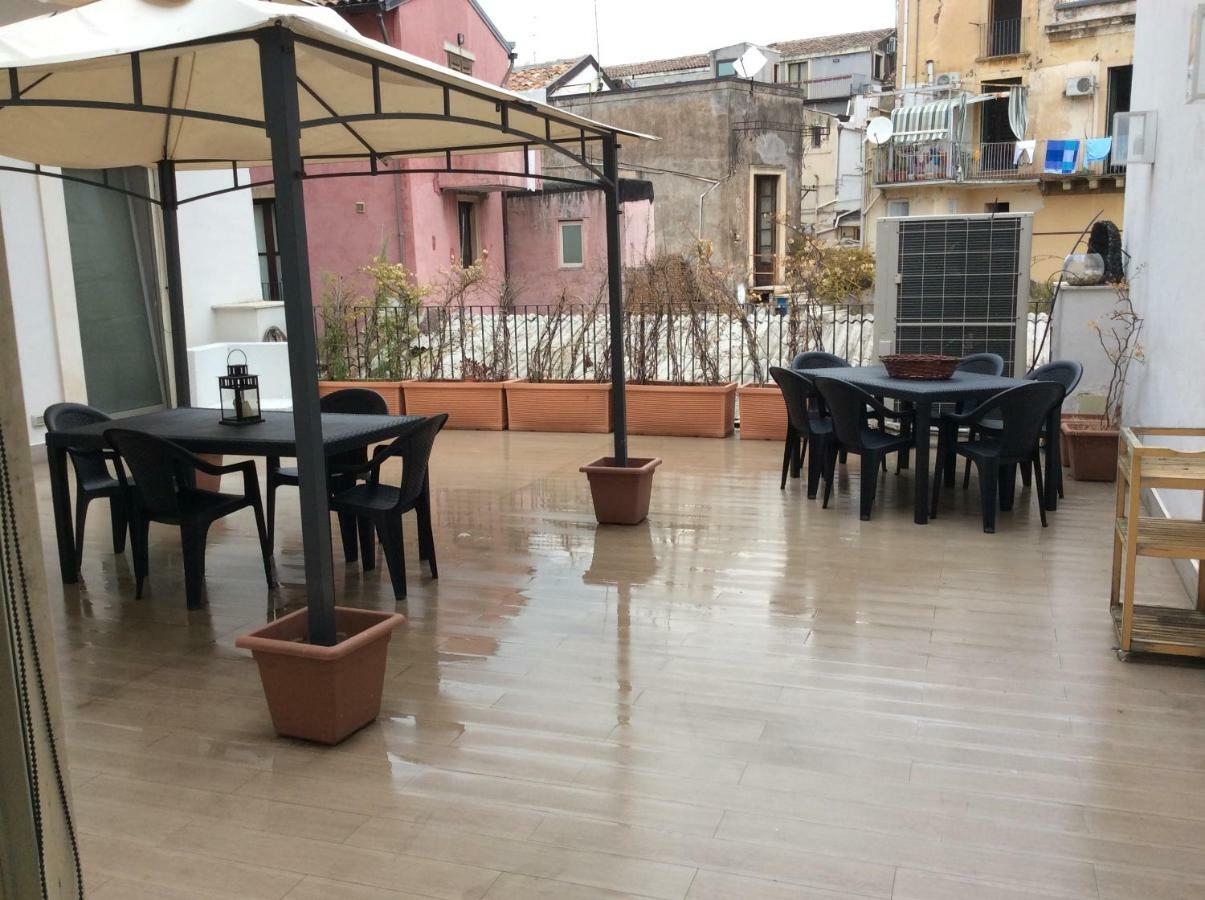 Suite Con Terrazza In Centro Storico カターニア エクステリア 写真