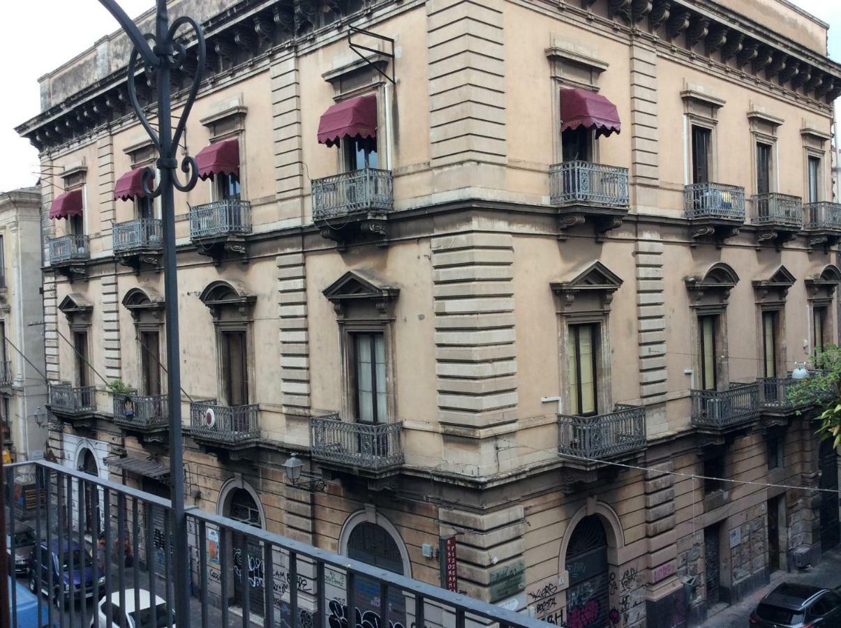 Suite Con Terrazza In Centro Storico カターニア エクステリア 写真