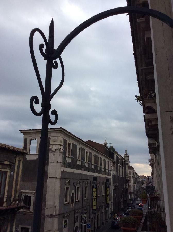 Suite Con Terrazza In Centro Storico カターニア エクステリア 写真